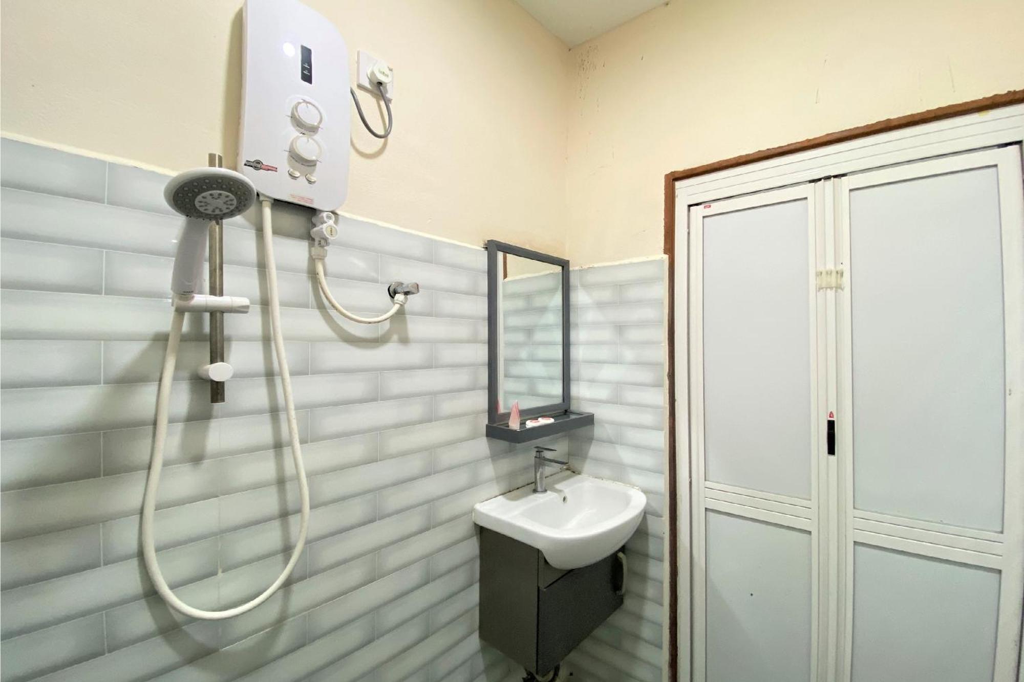 OYO 90205 Bayu Sintok Motel Changlun Bagian luar foto